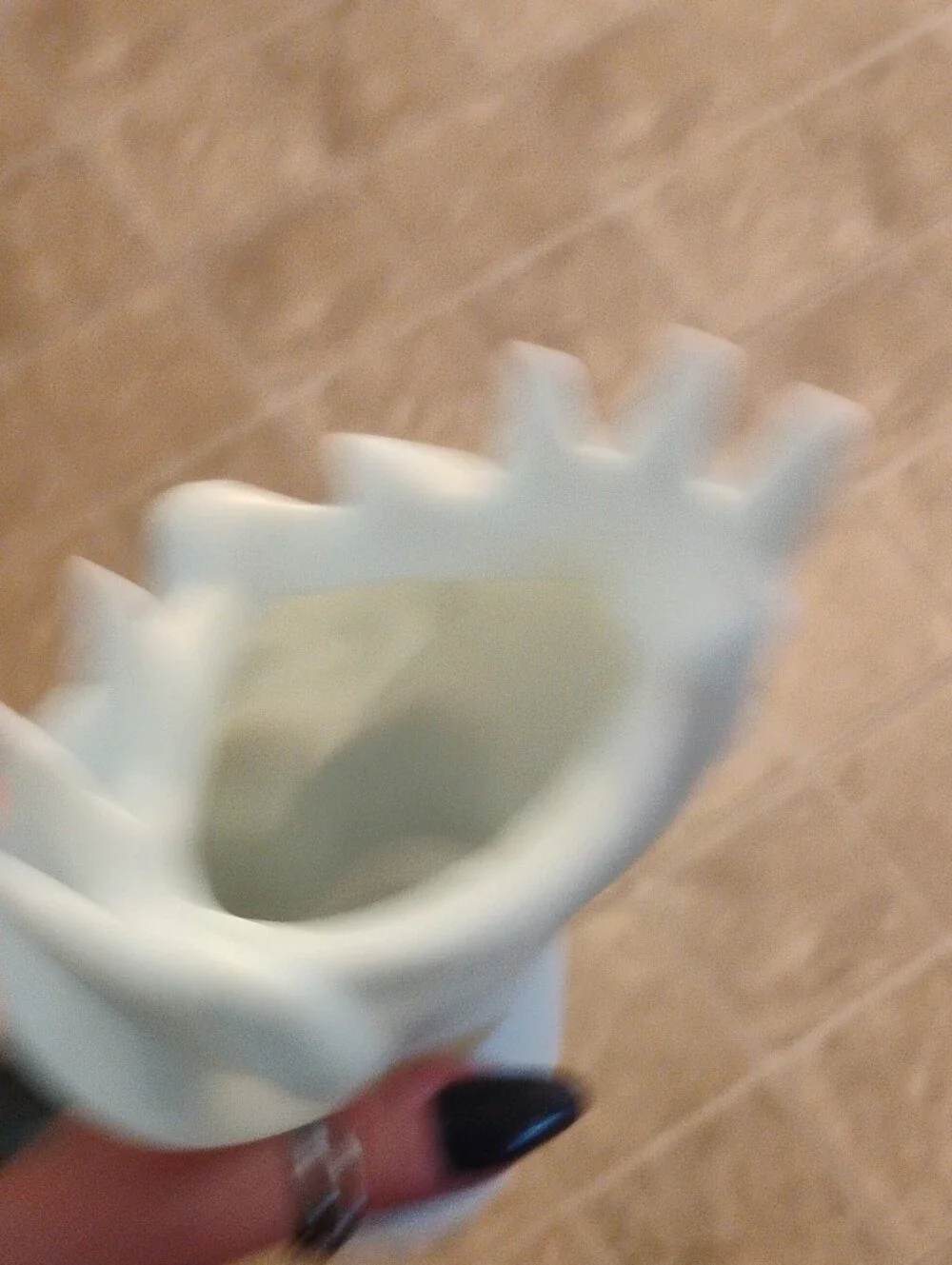 White Sculpted Face Makeup Brush Holder - Women Makeup Accessory